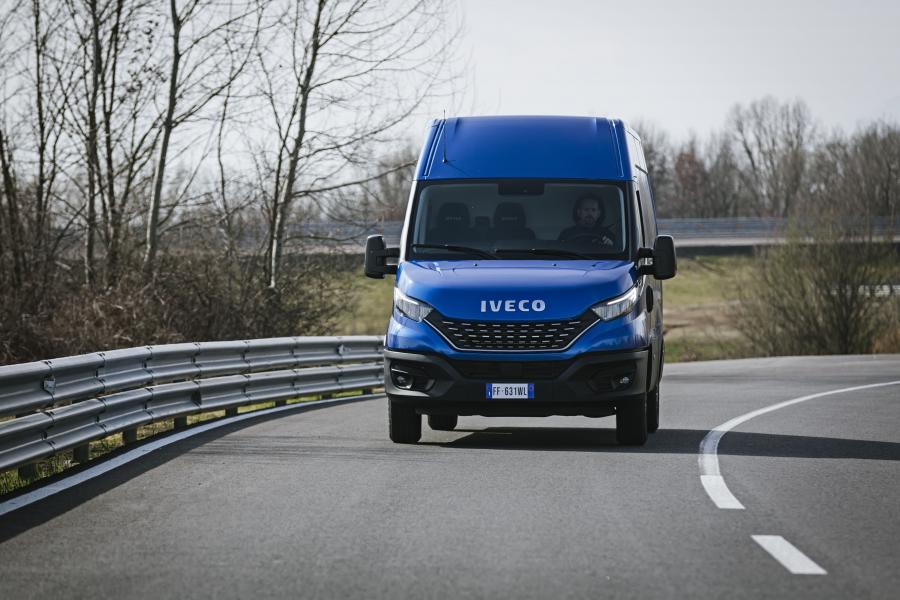  Iveco Daily Van 2019 года  (фото 5 из 17)